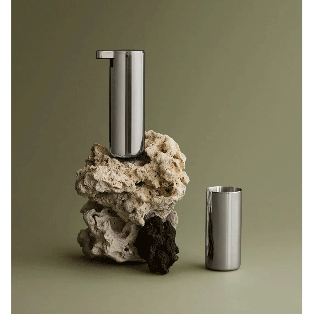 distributeur savin liquide MODO de chez blomus en métal brillant, inox.